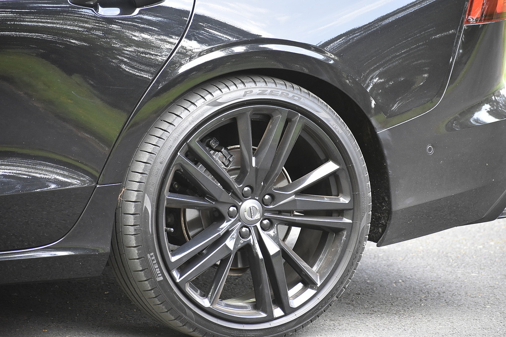 Volvo V60 D4 R-design Pro KX19WBZ Black #5