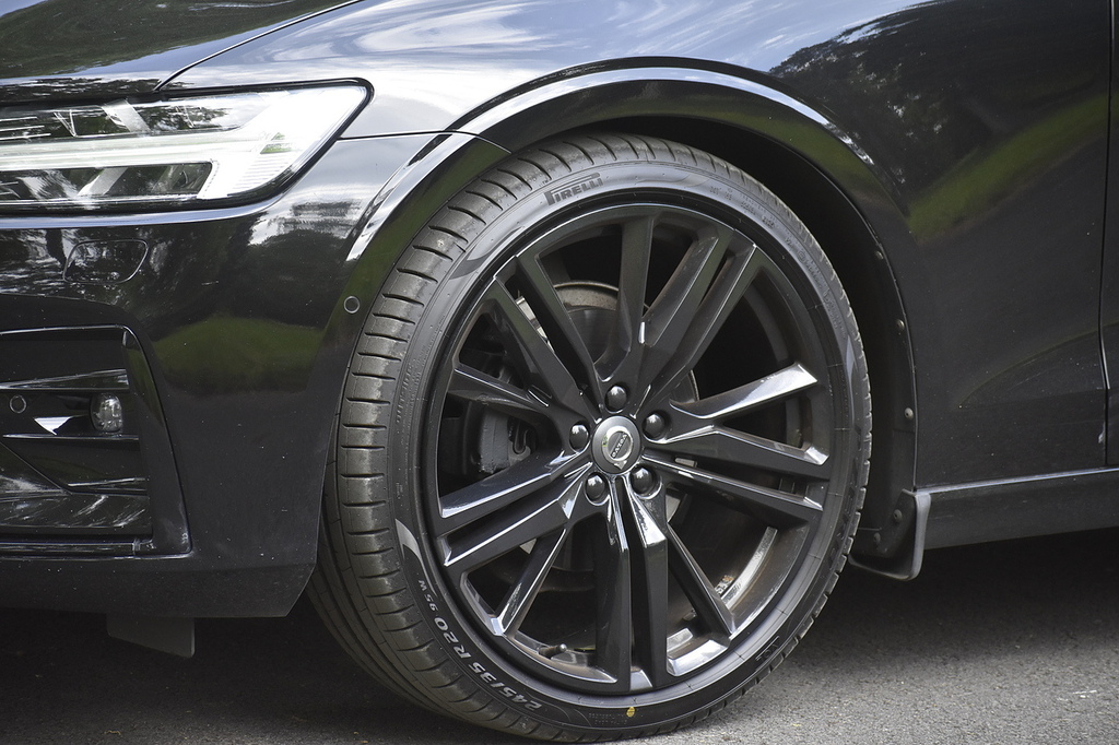 Volvo V60 D4 R-design Pro KX19WBZ Black #4