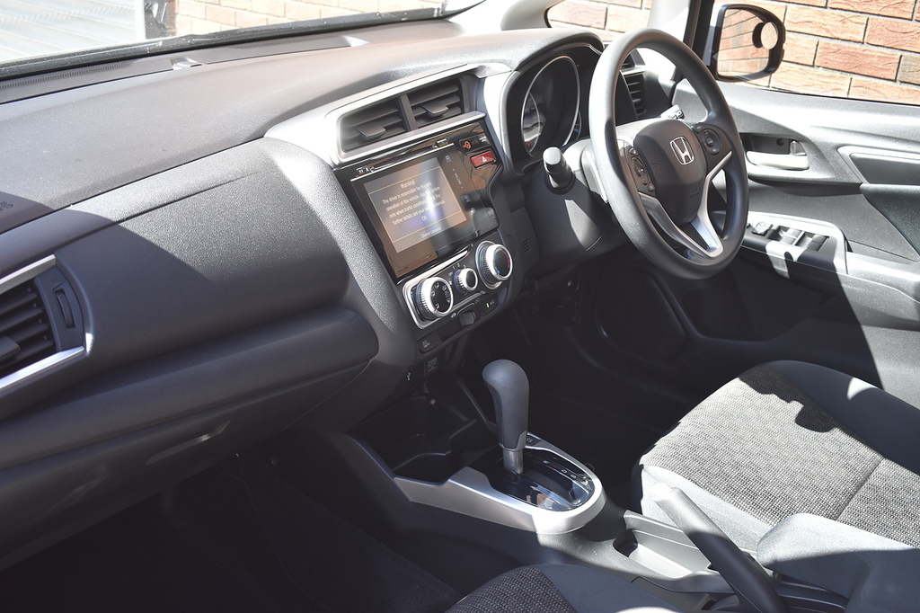 Honda Jazz I-vtec Se LD17DZB White #2