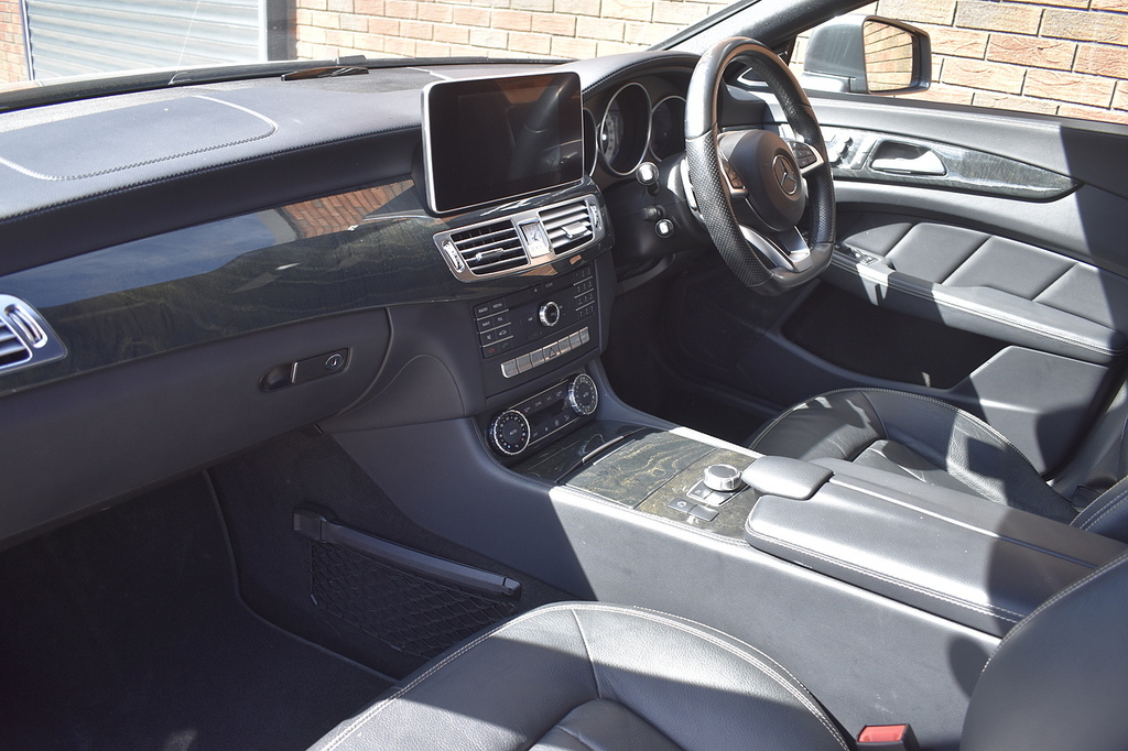 Mercedes-Benz CLS Cls350d V6 Amg Line Grey #2