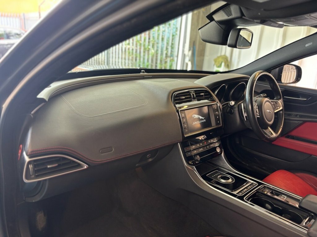 Jaguar XE 2L R-sport AY18HSO Grey #2
