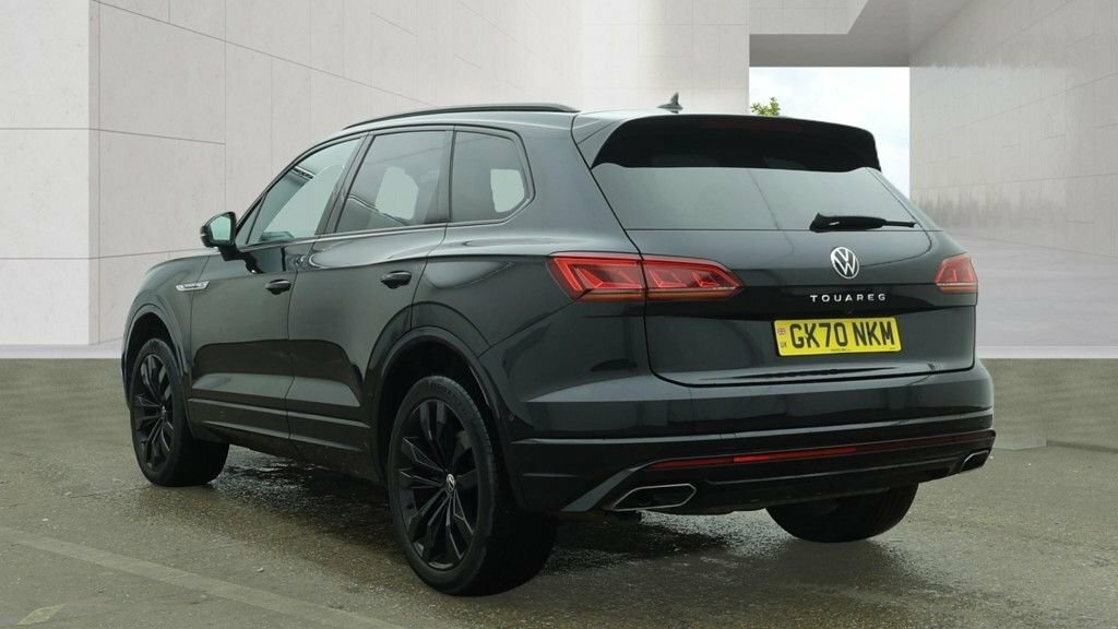 Volkswagen Touareg 3L Black Edition Black #4