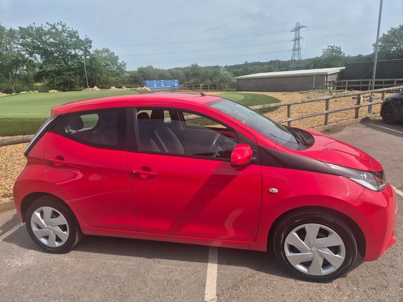 Toyota Aygo 1.0 Vvt-i X-play Euro Red #4