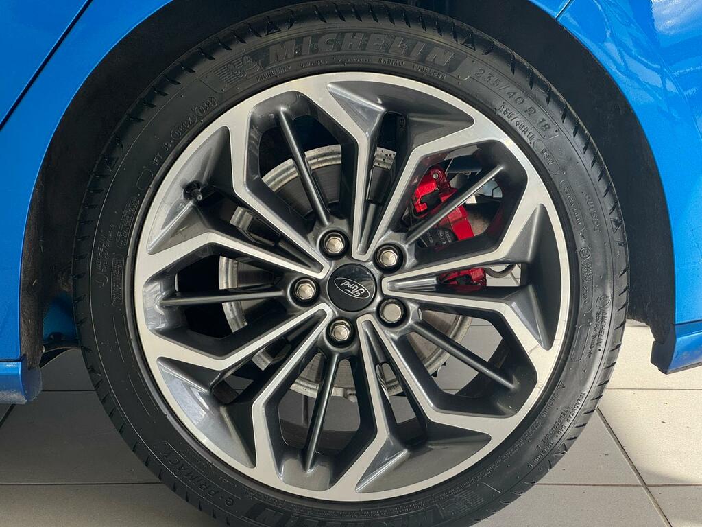 Ford Focus Hatchback CJ23NRO Blue #2