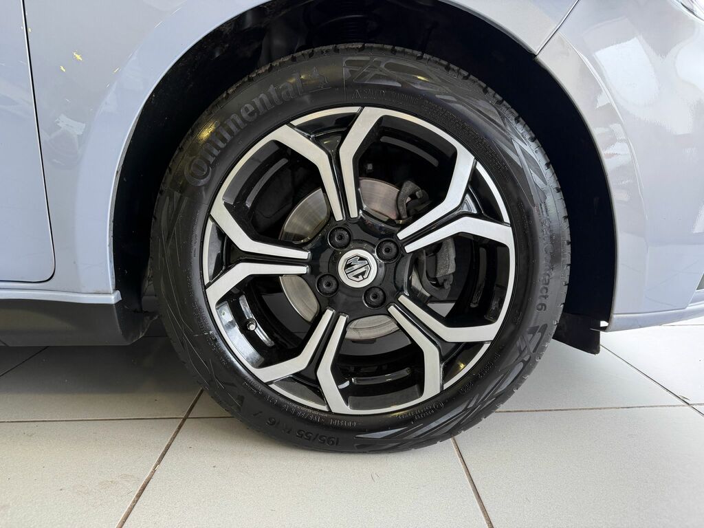 MG MG3 Hatchback KV24YFZ Silver #2