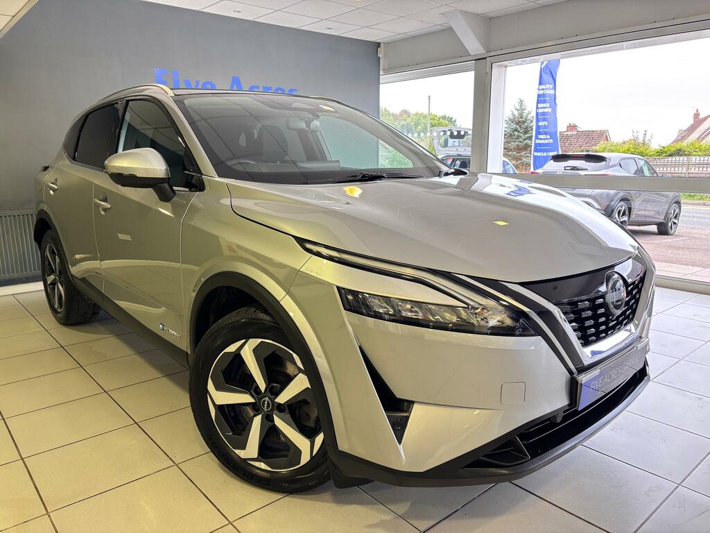 Nissan Qashqai Suv EY73VVC Red #4