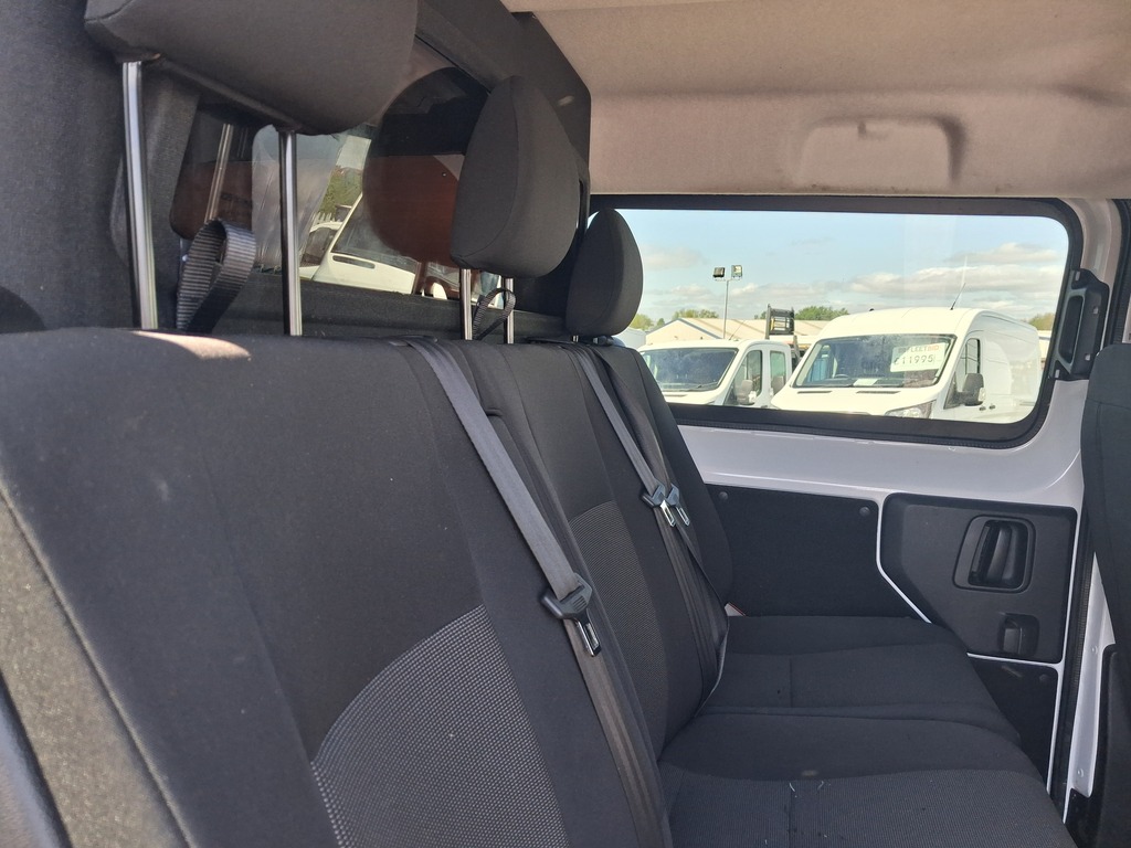Vauxhall Vivaro Vivaro 2.0 Prime XL 145Ps CK25VKL #2