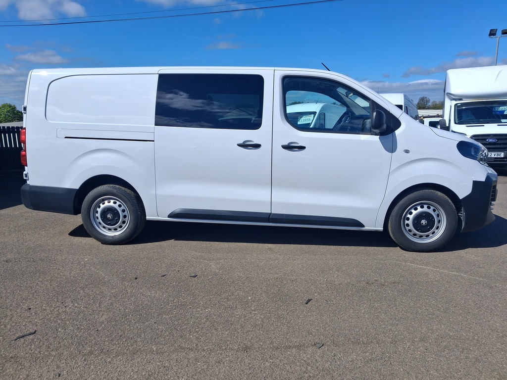 Vauxhall Vivaro Vivaro 2.0 Prime XL 145Ps CK25VKL #6