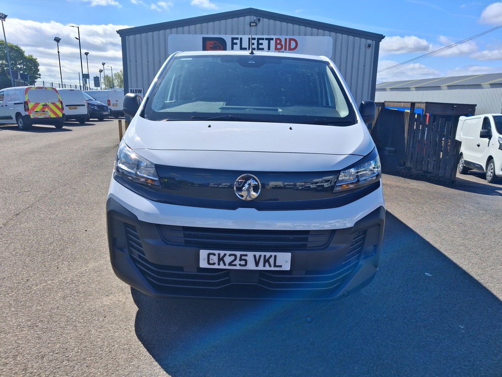 Vauxhall Vivaro Vivaro 2.0 Prime XL 145Ps CK25VKL #3