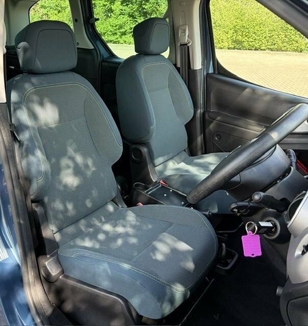 Seat  2017 17 Elx Black #20