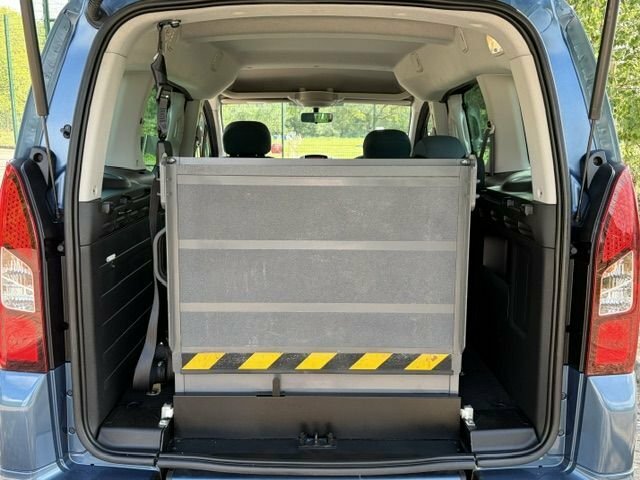 Seat  2017 17 Elx Black #14