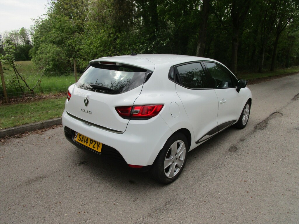 Renault Clio 1.2 Dynamique Medianav 1.2 16V 75 - Fsh - SA14PZY White #4