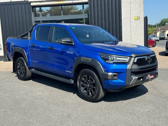 Toyota HILUX 2.8 D-4d Invincible X Pickup Double Cab Blue
