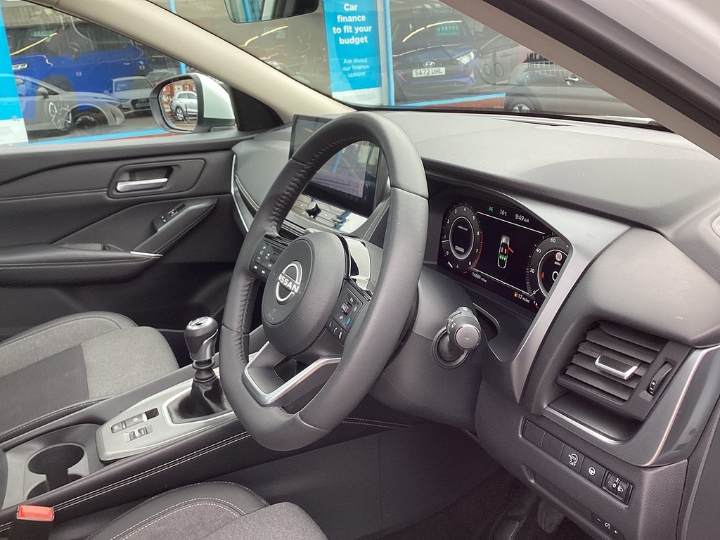Nissan Qashqai Dig-t Mhev N-connecta PO74FKT White #6