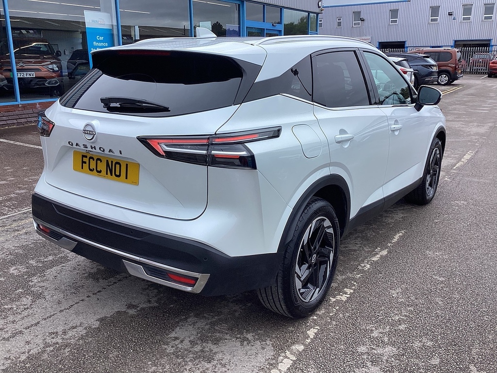 Nissan Qashqai Dig-t Mhev N-connecta PO74FKT White #4