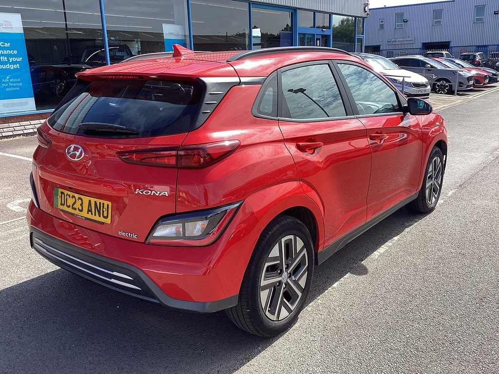 Hyundai Kona Se Connect DC23ANU Red #4