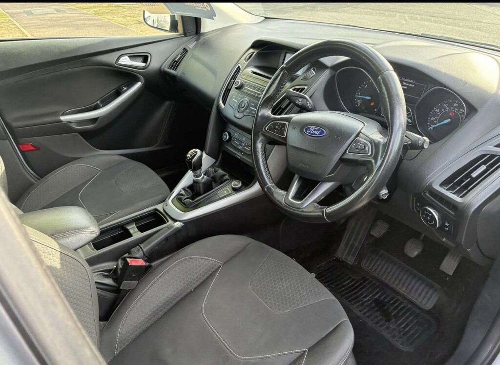 Ford Focus 1.5 Tdci Zetec 2015 GJ65YOD Silver #3