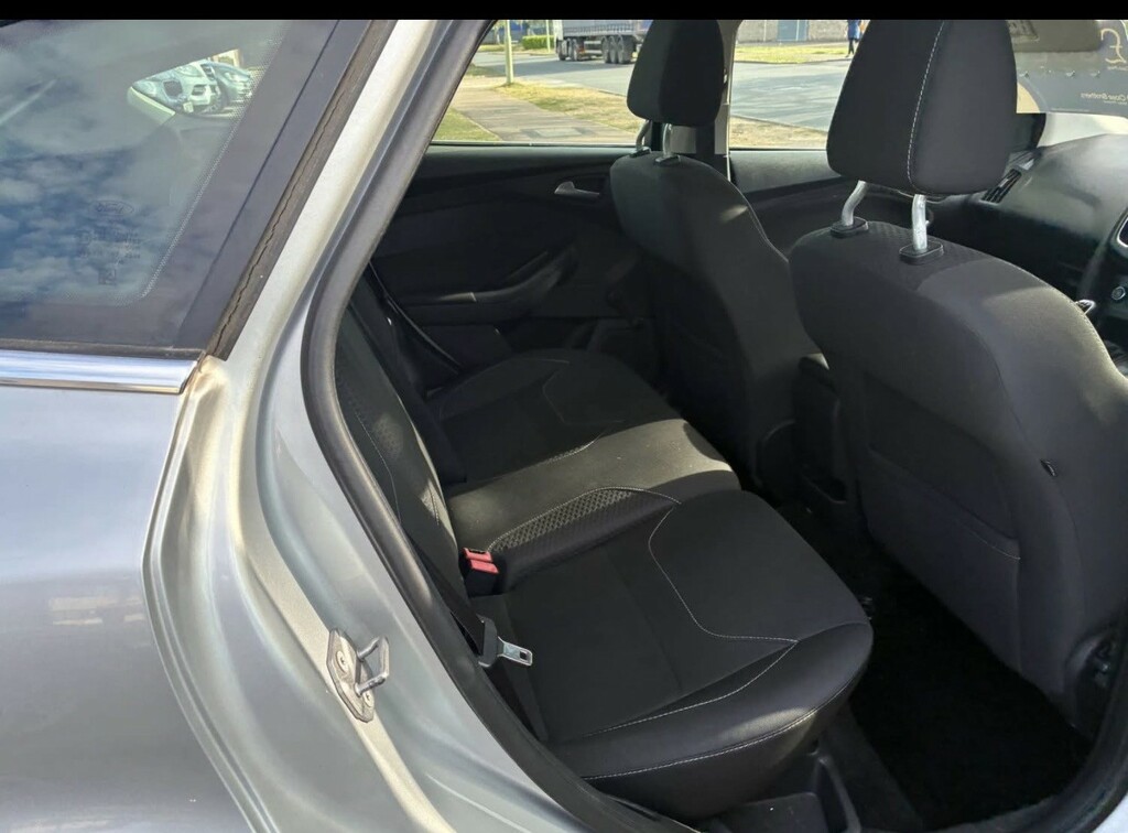 Ford Focus 1.5 Tdci Zetec 2015 GJ65YOD Silver #5