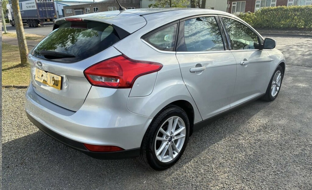 Ford Focus 1.5 Tdci Zetec 2015 GJ65YOD Silver #2