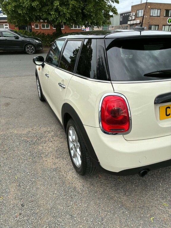 Mini Hatch 1.5 5-Door Hatch Cooper 2017 CK17CZU White #6