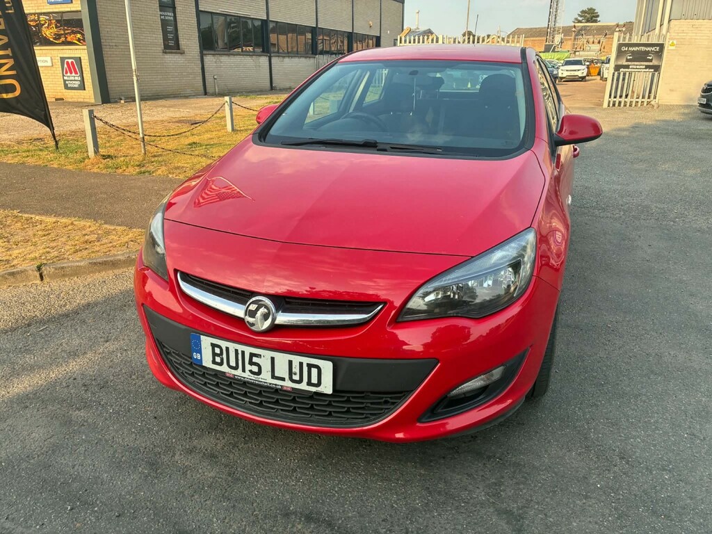 Vauxhall Astra 1.6 I Design 2015 BU15LUD Red #2