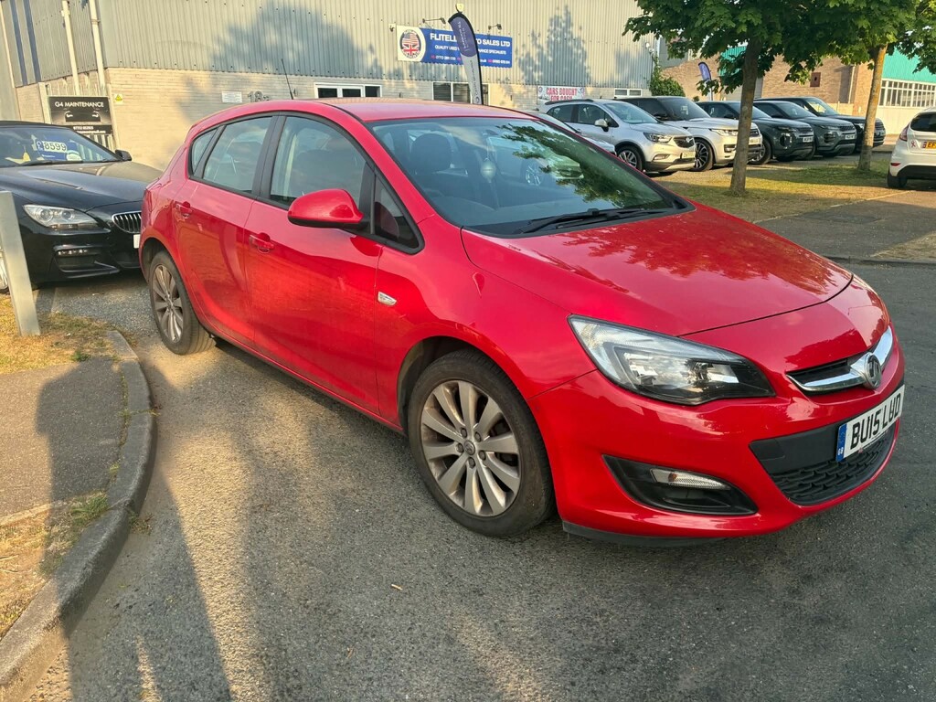 Vauxhall Astra 1.6 I Design 2015 BU15LUD Red #3