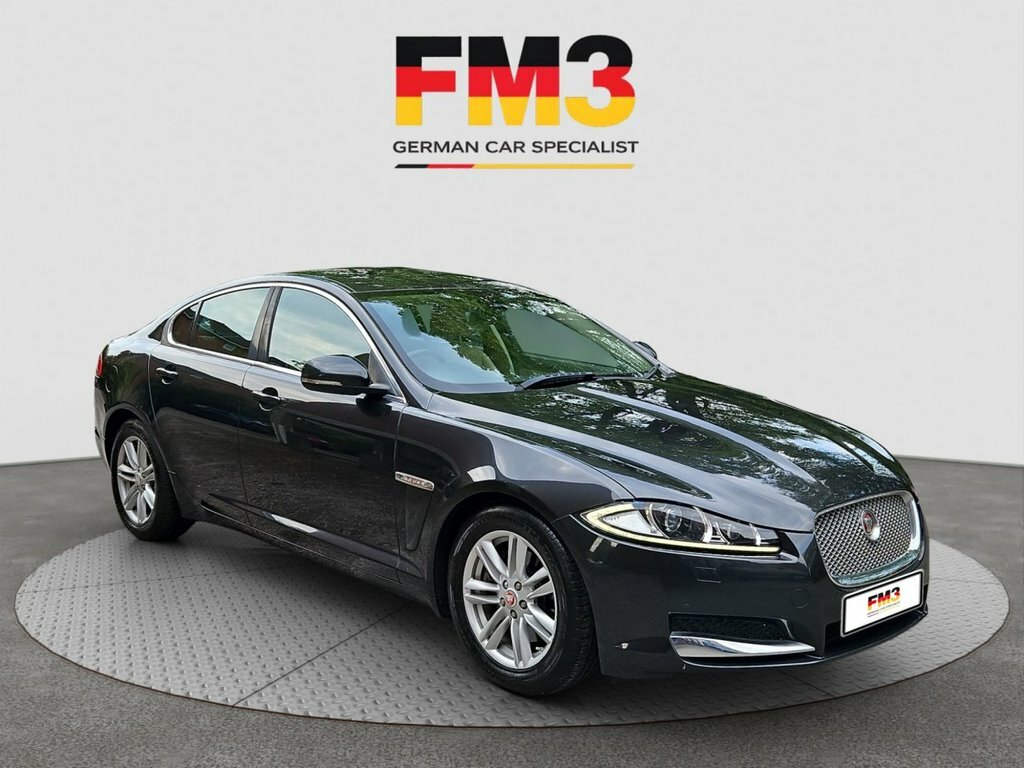 Jaguar XF 2.2L Luxury Grey