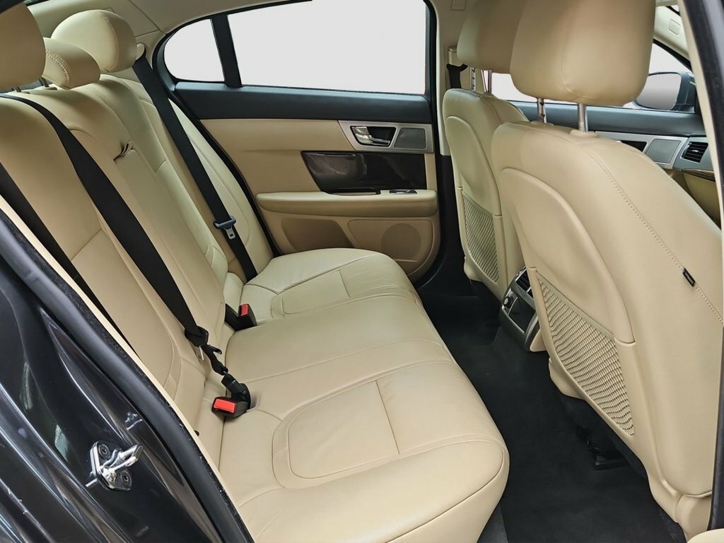 Jaguar XF 2.2L Luxury RK15WHT Grey #6