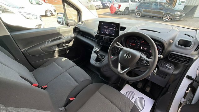 Vauxhall Combo Turbo D 2300 Pro DL73TLK White #2