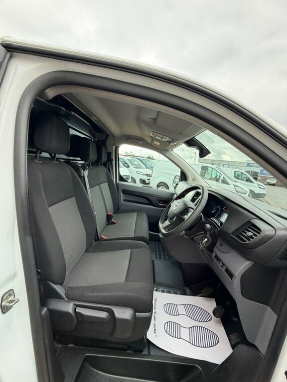 Vauxhall Vivaro Turbo D 2900 Dynamic DV22DDE White #6