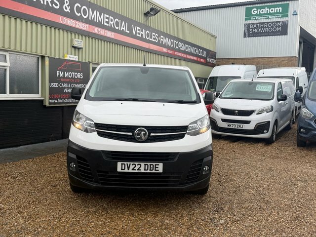 Vauxhall Vivaro Turbo D 2900 Dynamic White