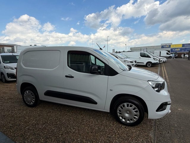 Vauxhall Combo Turbo D 2300 Sportive DY72LTV White #3
