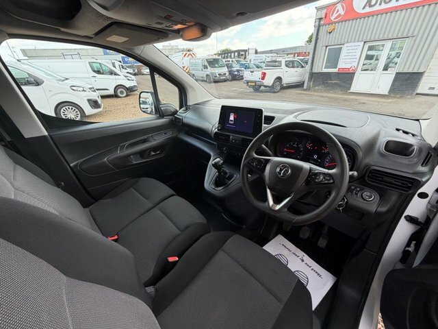 Vauxhall Combo Turbo D 2300 Sportive DY72LTV White #2