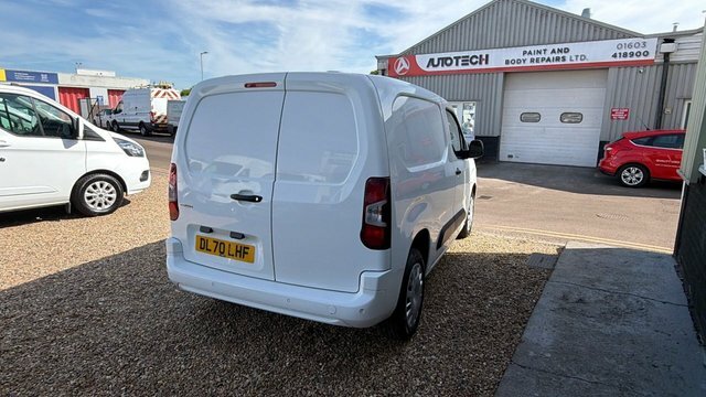 Vauxhall Combo Turbo D 2300 Sportive DL70LHF White #6
