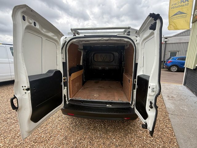 Vauxhall Combo Cdti 2000 16V Panel White #4
