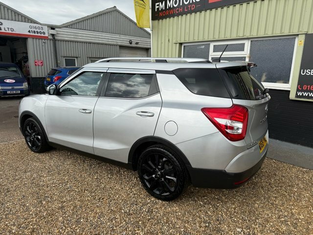 SsangYong Tivoli XLV Ultimate Suv Silver #2