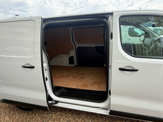 Toyota PROACE Icon Medium Panel Van White #4