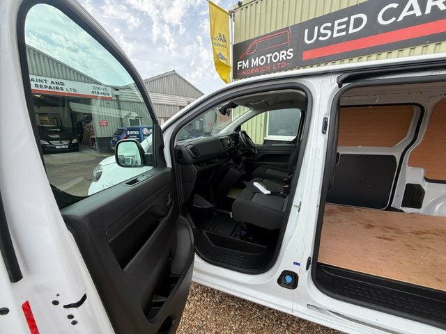 Toyota PROACE Icon Medium Panel Van White #6