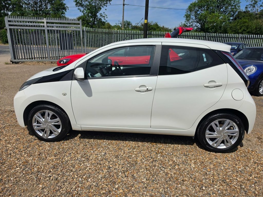 Toyota Aygo 1L X-pression WD14MYM White #6
