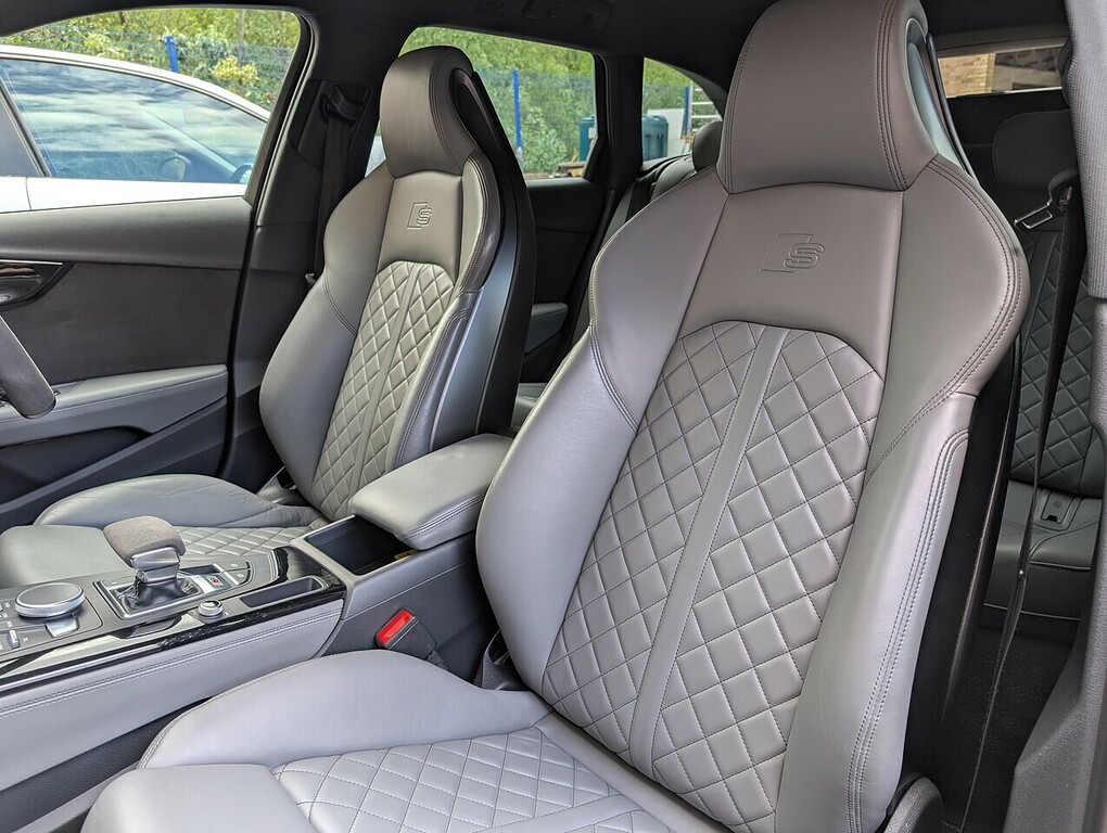 Audi S4 Tfsi V6 Black #4