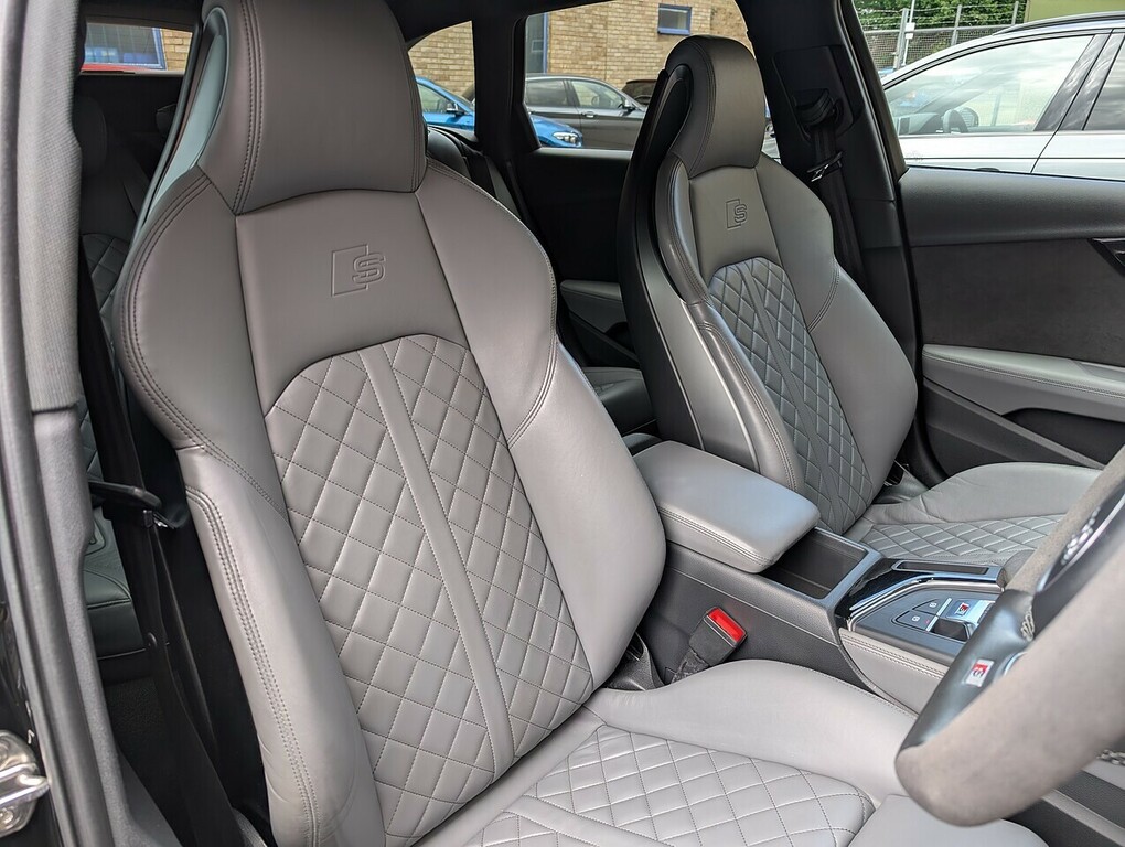 Audi S4 Tfsi V6 Black #5