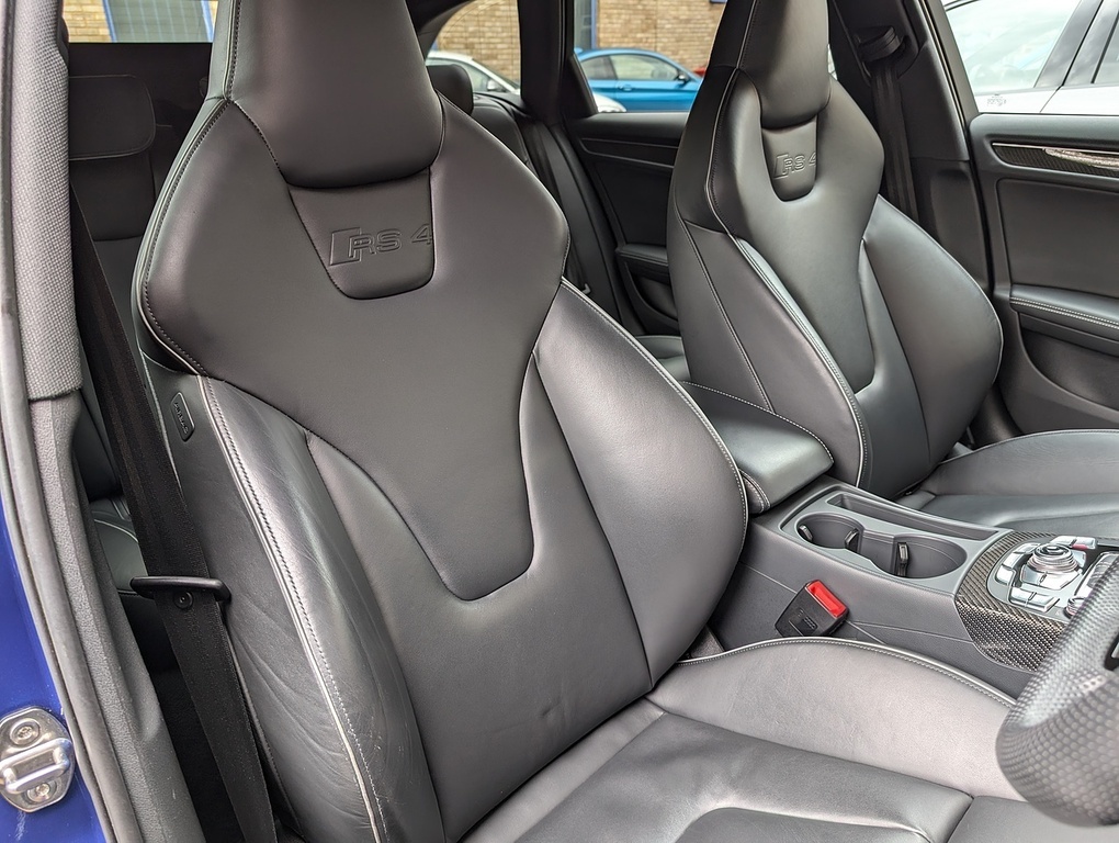 Audi RS4 Avant Fsi V8 Blue #5