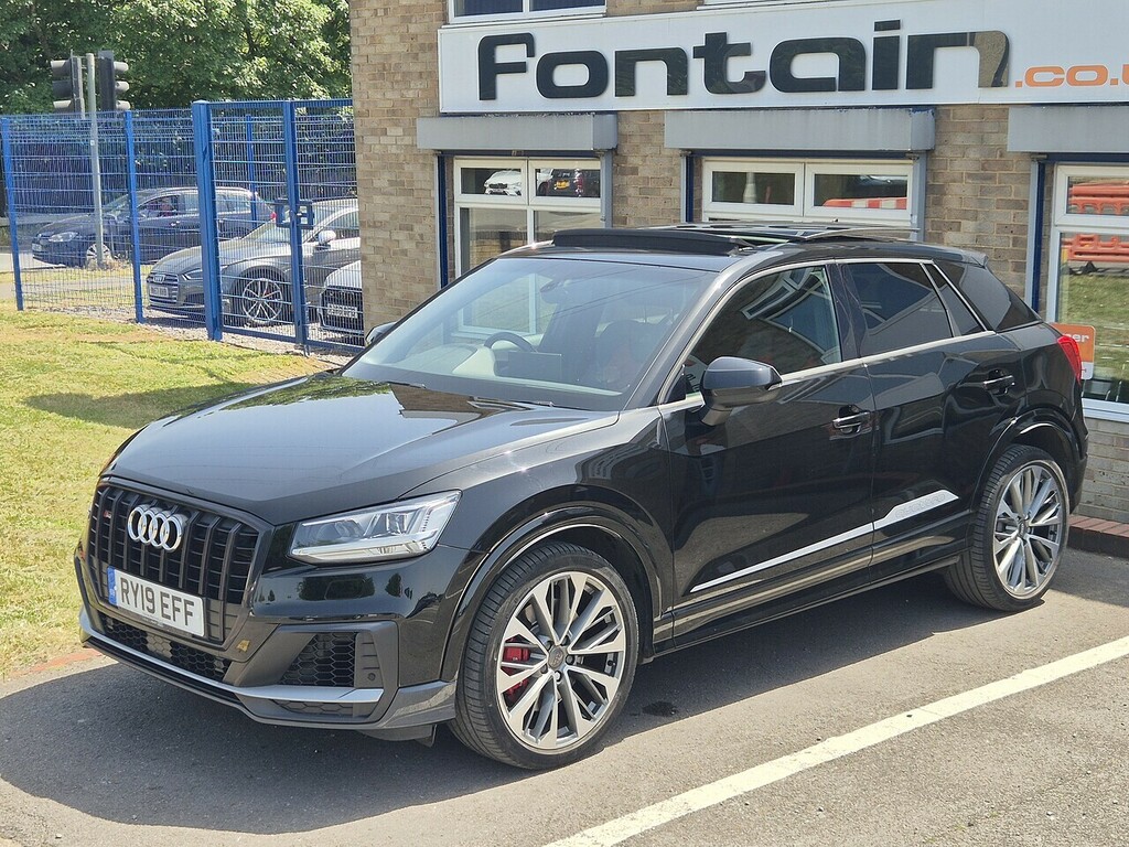 Audi SQ2 Tfsi Black #2
