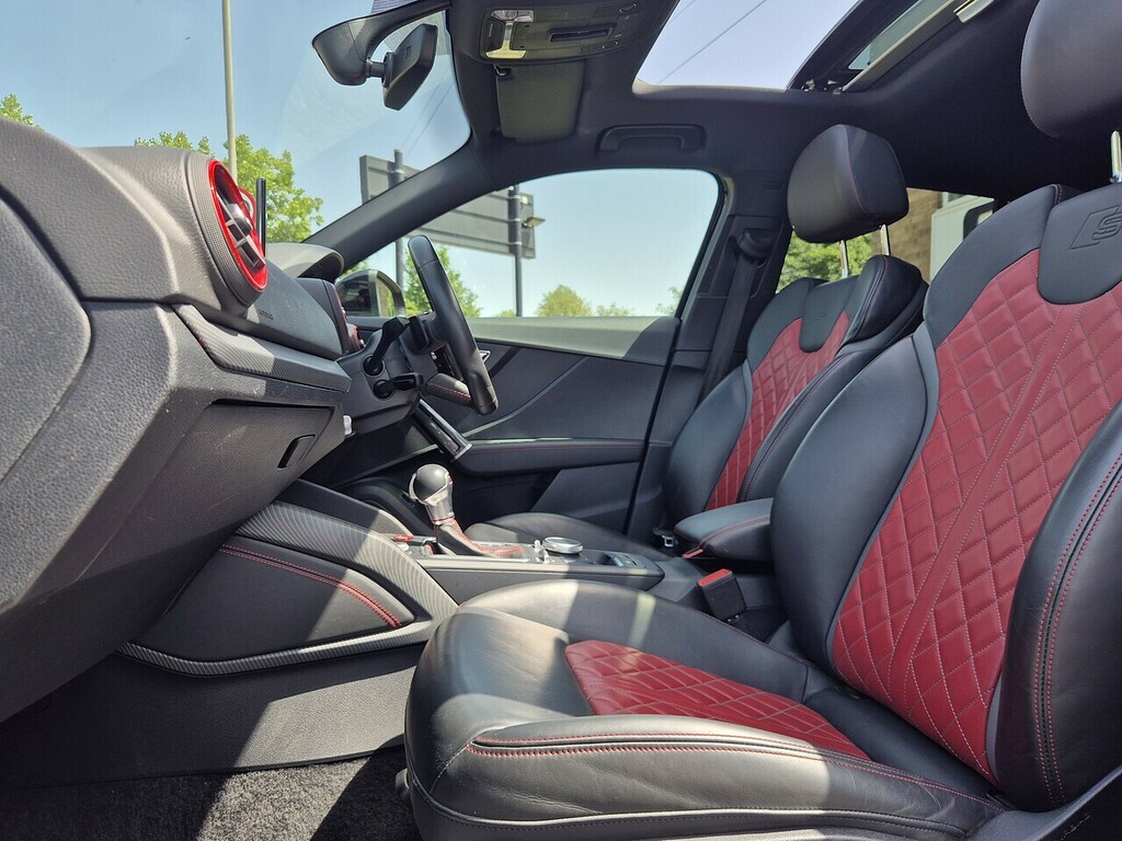 Audi SQ2 Tfsi Black #4