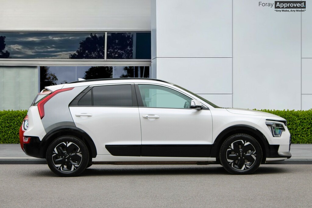 Kia e-Niro 150Kw 4 65Kwh LE74PXM White #3