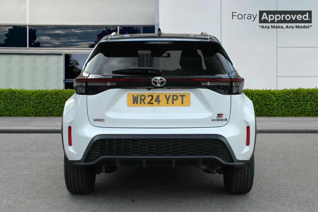 Toyota Yaris Cross 1.5 Hybrid Gr Sport Cvt WR24YPT White #3