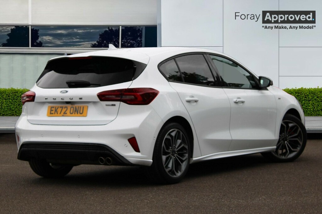 Ford Focus 1.0 Ecoboost Hybrid Mhev 155 St-line Vignale EK72ONU White #4