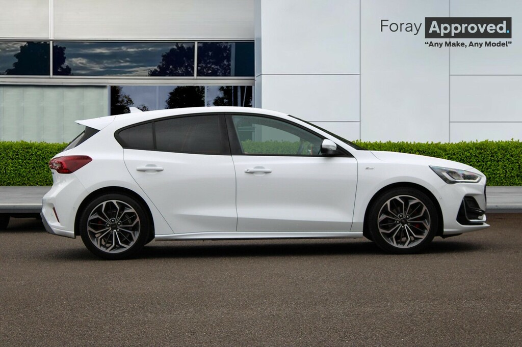 Ford Focus 1.0 Ecoboost Hybrid Mhev 155 St-line Vignale EK72ONU White #3
