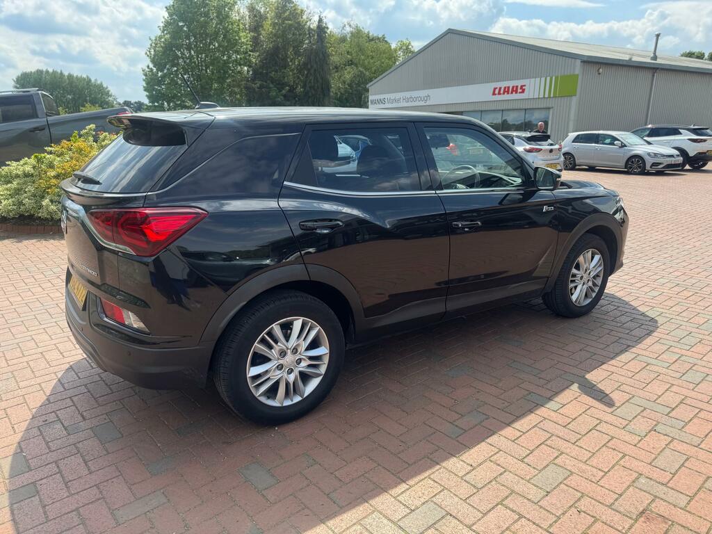 SsangYong Korando Ventura VGZ4772 Black #4