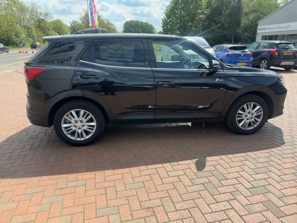 SsangYong Korando Ventura VGZ4772 Black #5